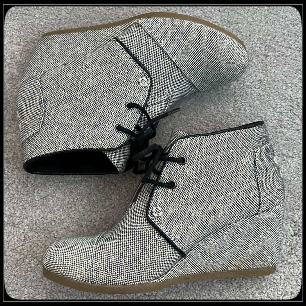 Toms Black Gray & Gold Lurex Tie Up Ankle Booties Shoes - Picture 2 of 8